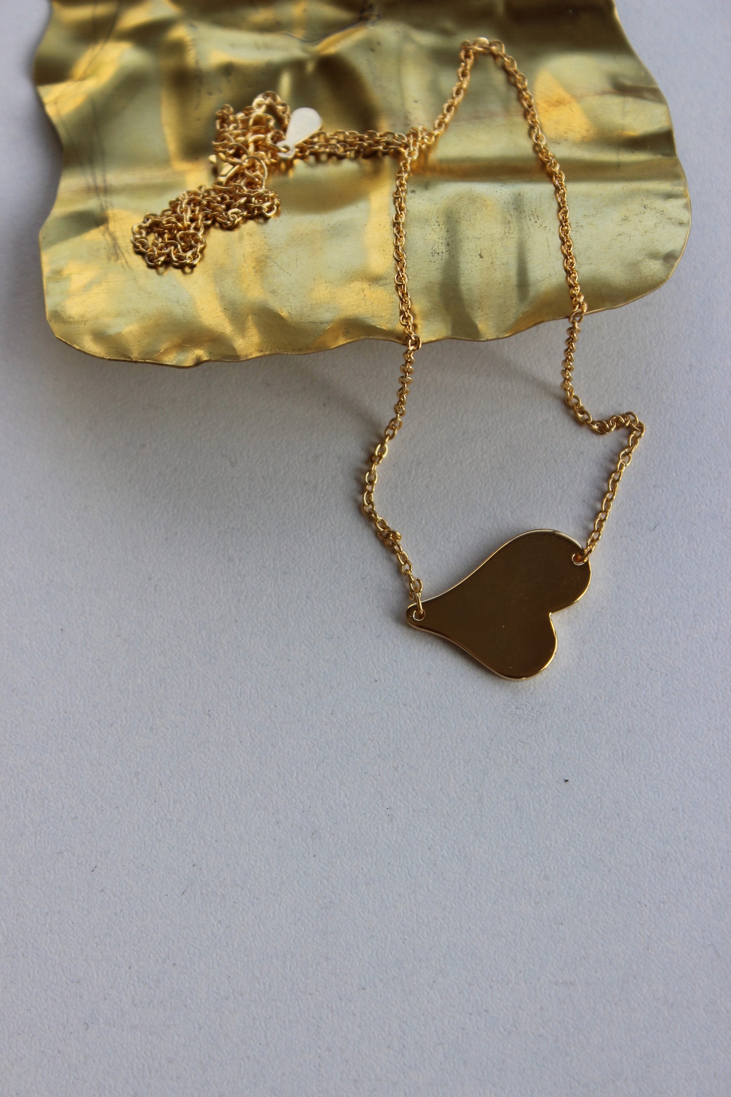 Load image into Gallery viewer, Heart Shape Golden Necklace
